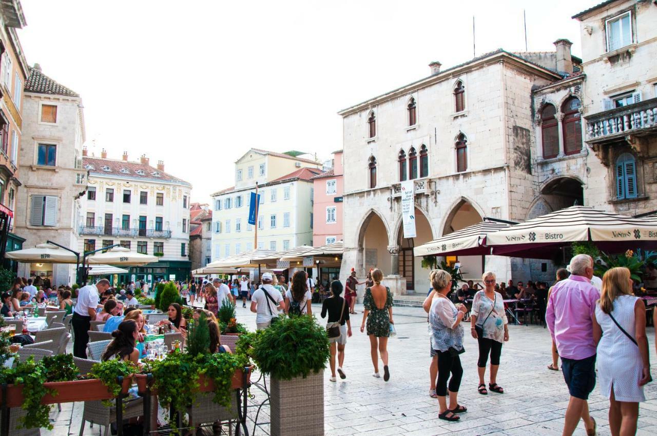 Short Street Apartments Kastela Bagian luar foto